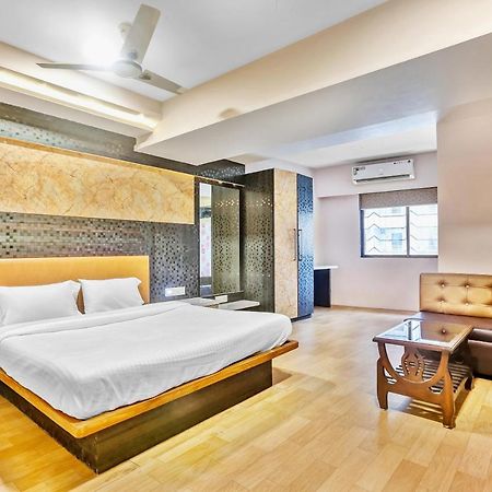 Oyo Flagship 83396 Hotel Vinyasa Residency Mumbai Dış mekan fotoğraf