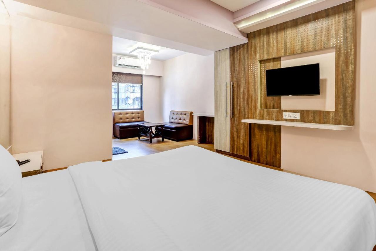 Oyo Flagship 83396 Hotel Vinyasa Residency Mumbai Dış mekan fotoğraf